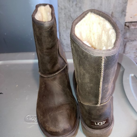 LEATHER UGG BOOTS - Picture 1 of 2